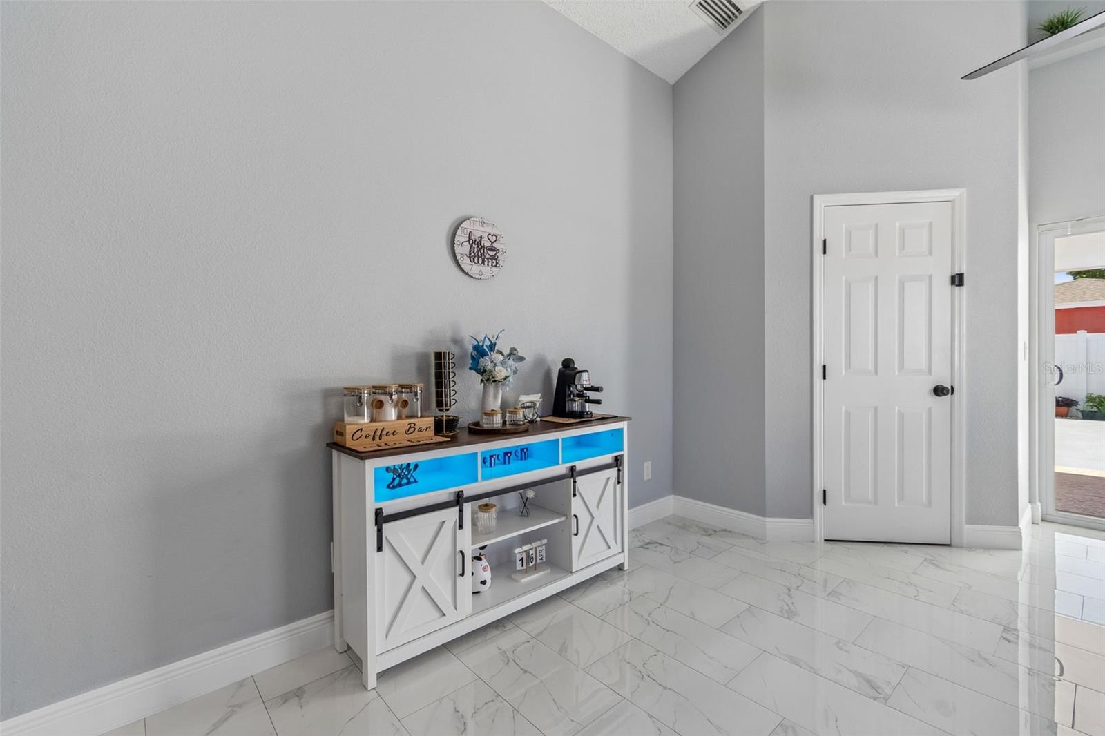 Image 47 of 95 For 5117 Lincoln Avenue