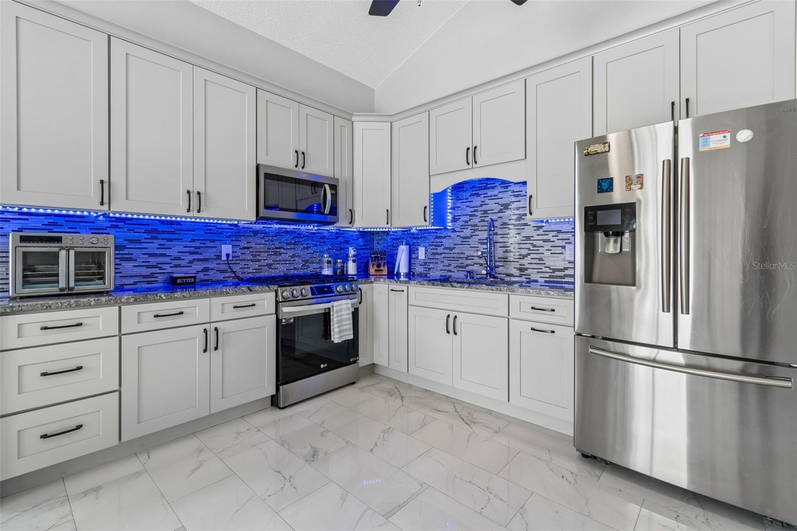 Image 48 of 95 For 5117 Lincoln Avenue