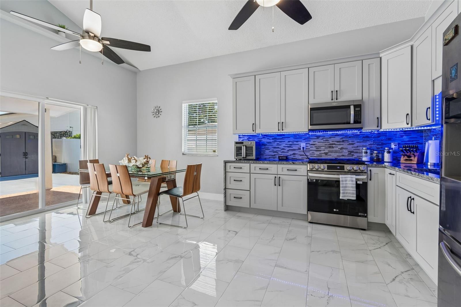 Image 49 of 95 For 5117 Lincoln Avenue