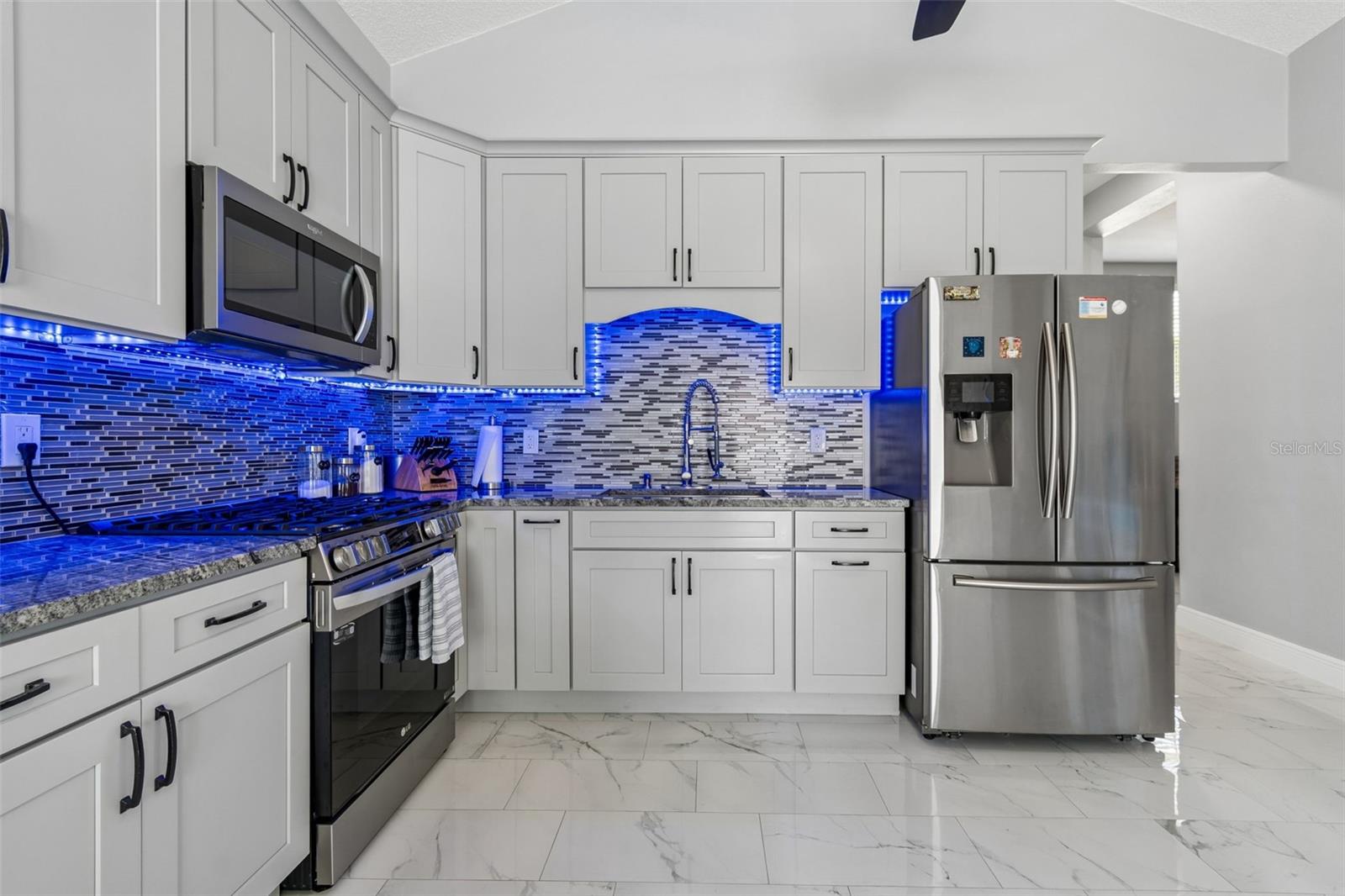 Image 50 of 95 For 5117 Lincoln Avenue