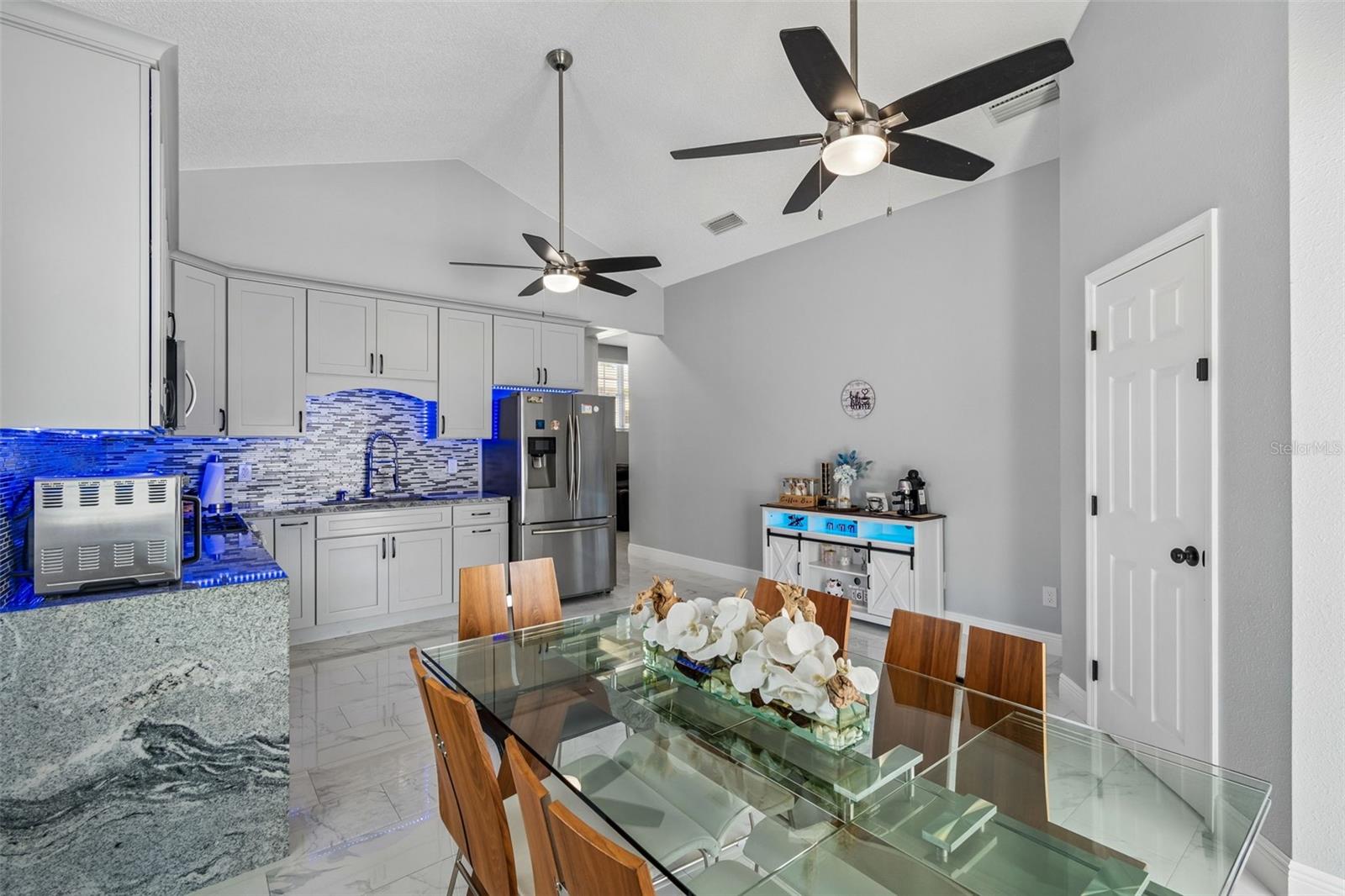 Image 55 of 95 For 5117 Lincoln Avenue