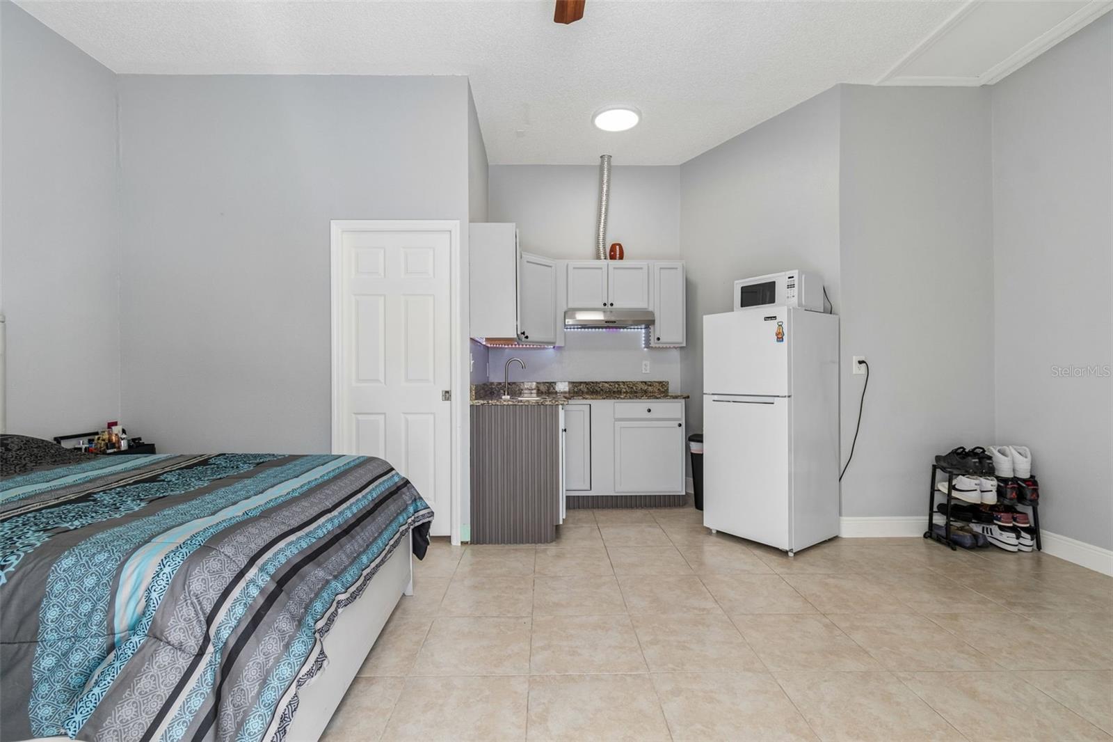 Image 56 of 95 For 5117 Lincoln Avenue