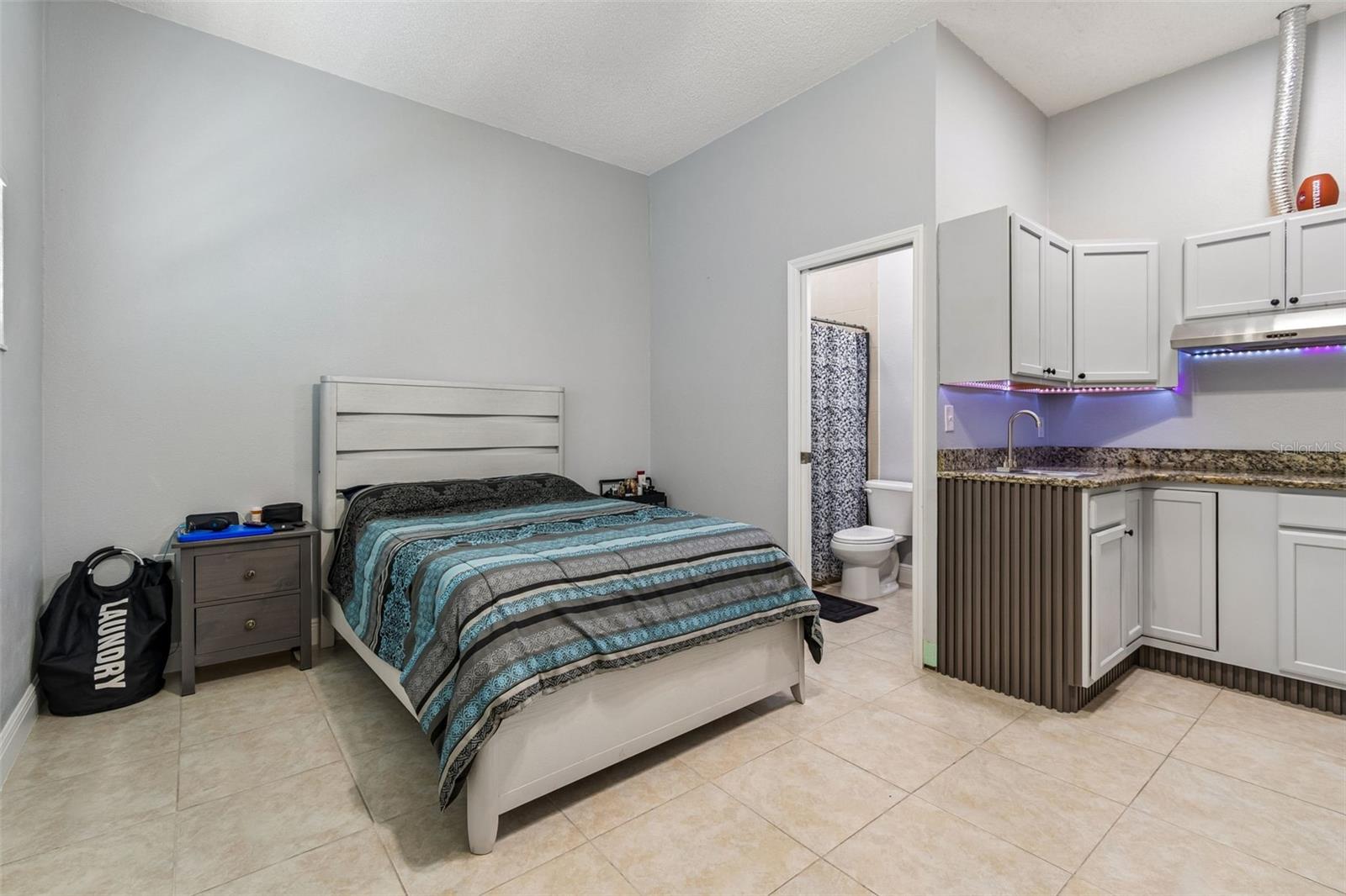 Image 57 of 95 For 5117 Lincoln Avenue