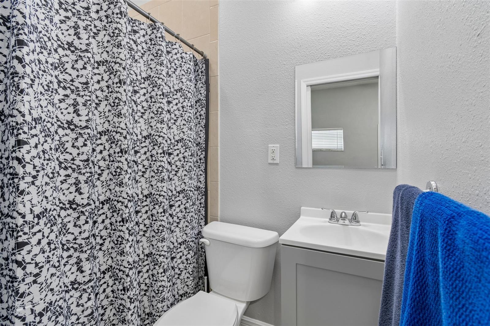 Image 64 of 95 For 5117 Lincoln Avenue