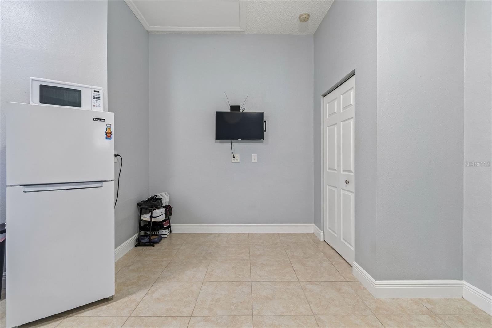 Image 67 of 95 For 5117 Lincoln Avenue