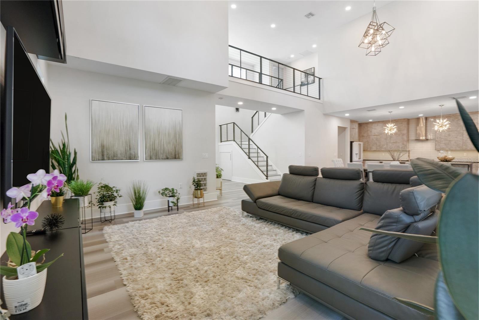 Listing photo id 8 for 2140 Catalina Drive