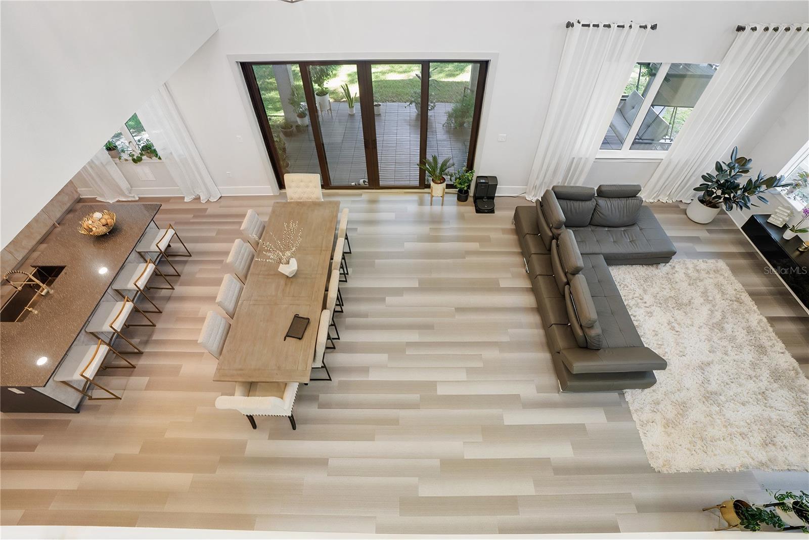 Listing photo id 27 for 2140 Catalina Drive