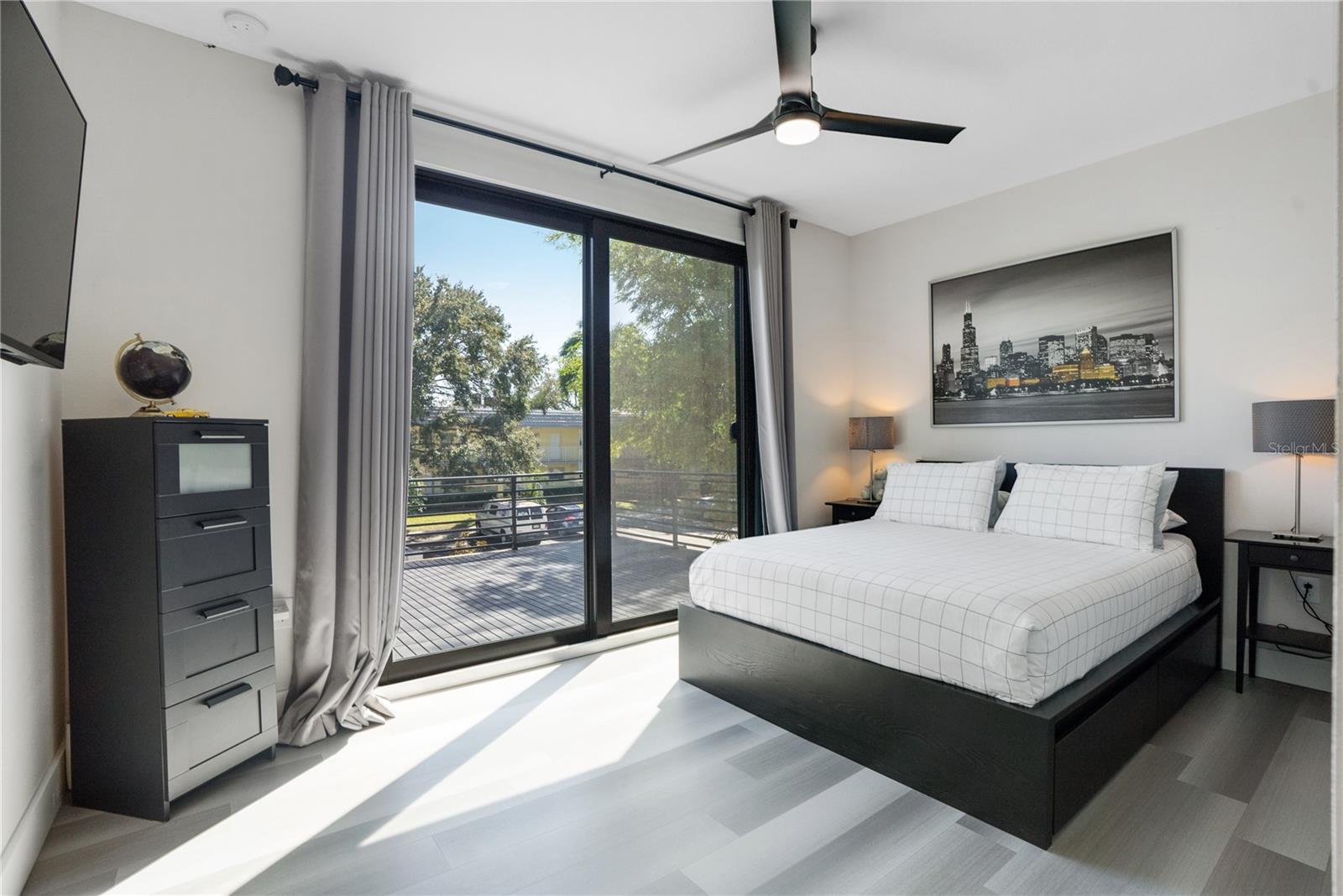 Listing photo id 28 for 2140 Catalina Drive