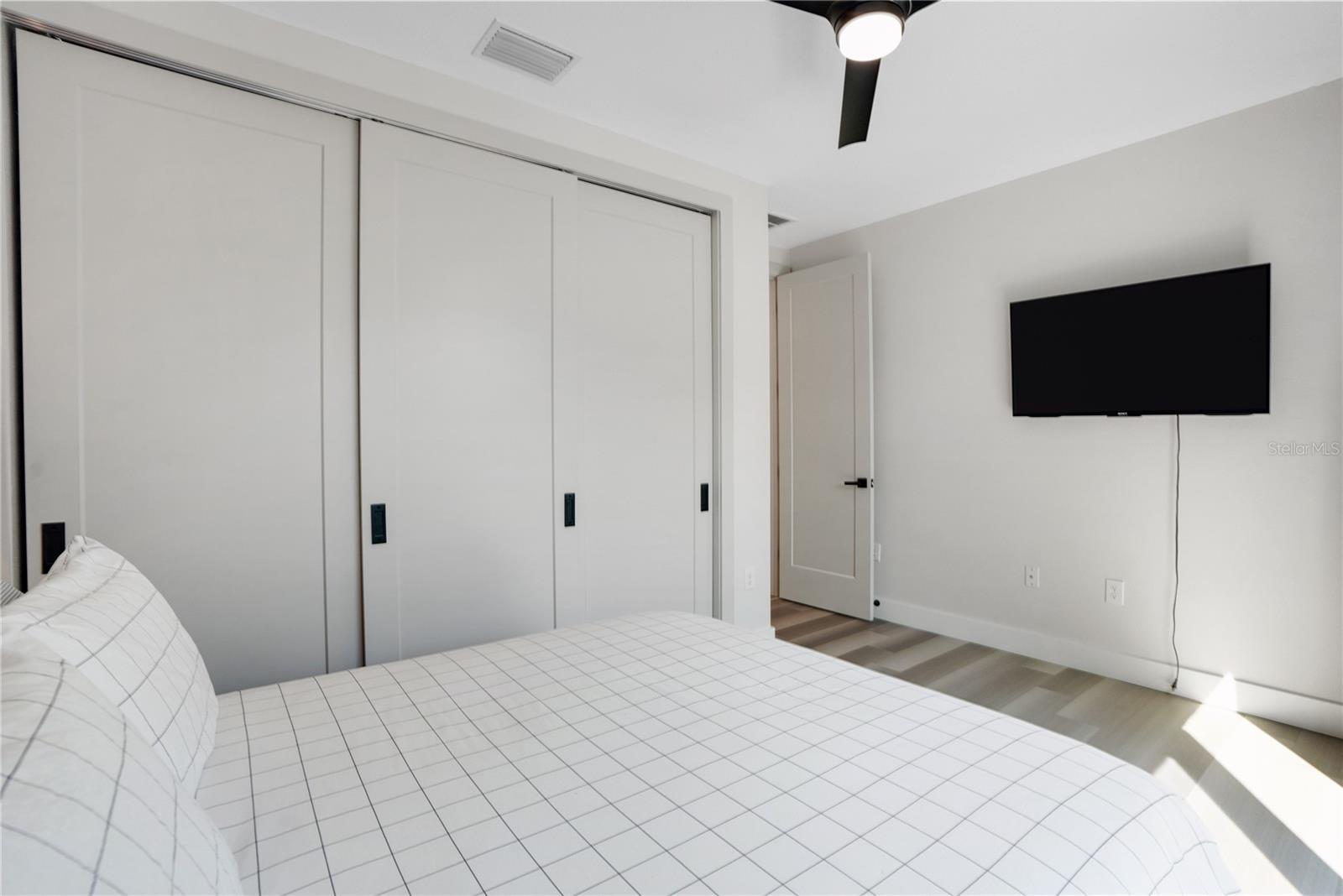 Listing photo id 30 for 2140 Catalina Drive