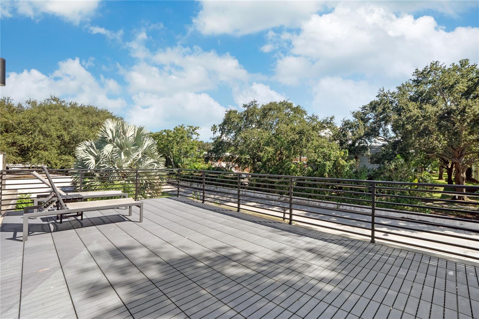 Listing photo id 32 for 2140 Catalina Drive