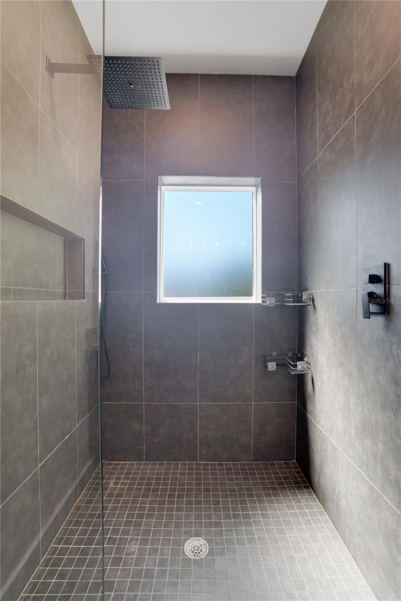 Listing photo id 47 for 2140 Catalina Drive