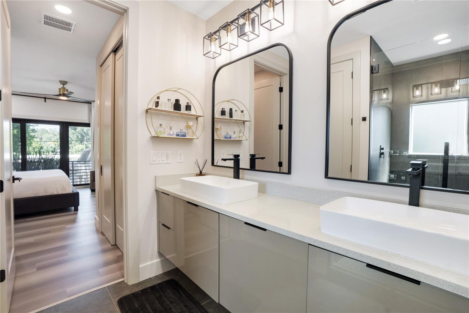 Listing photo id 48 for 2140 Catalina Drive