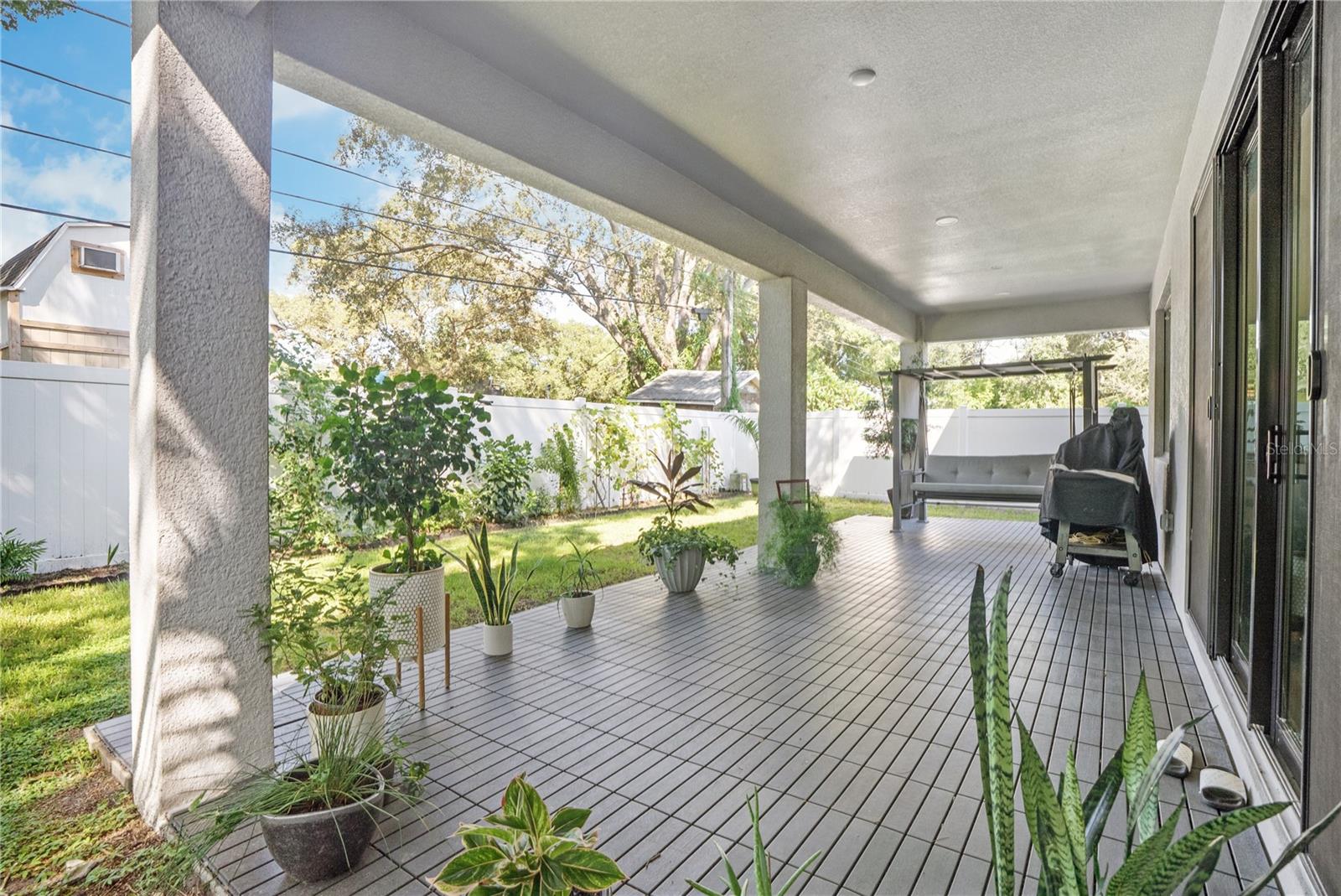 Listing photo id 49 for 2140 Catalina Drive