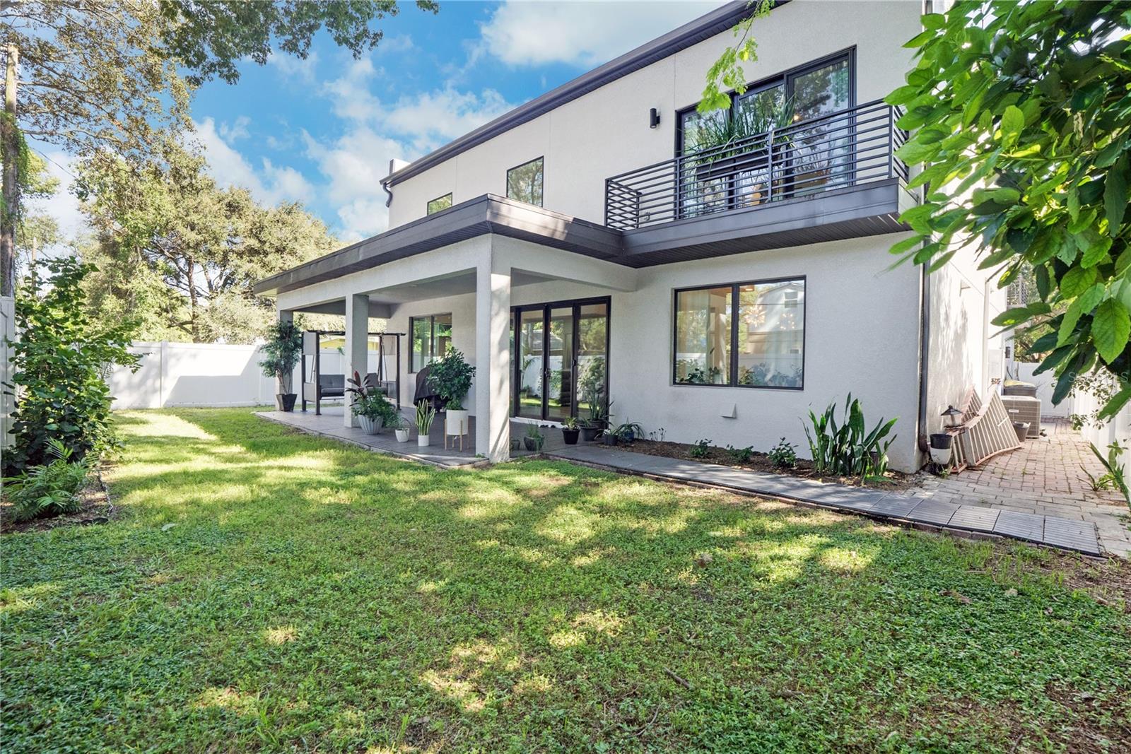 Listing photo id 51 for 2140 Catalina Drive