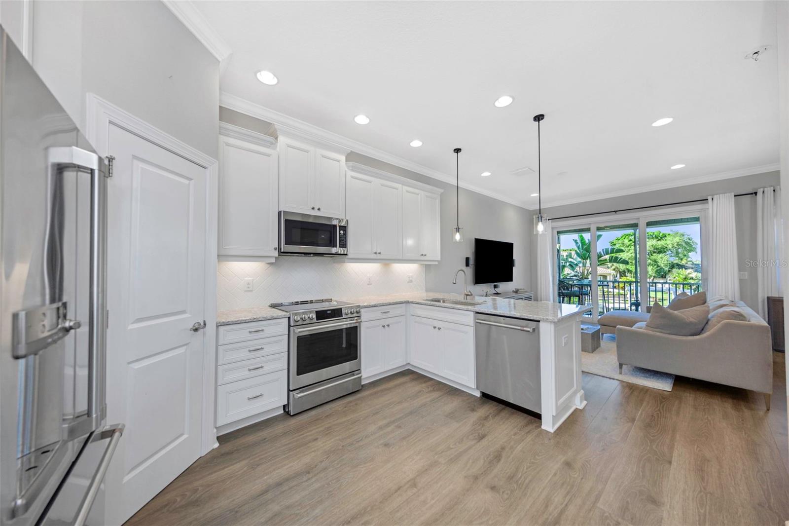 Image 10 of 47 For 4022 Rocky Shores Drive