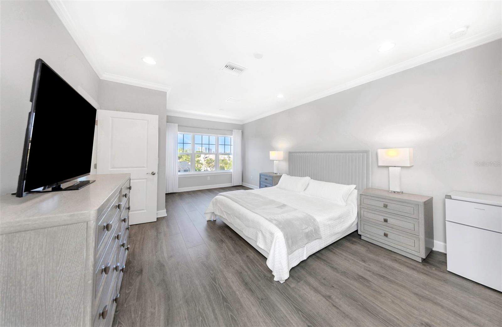 Image 24 of 47 For 4022 Rocky Shores Drive