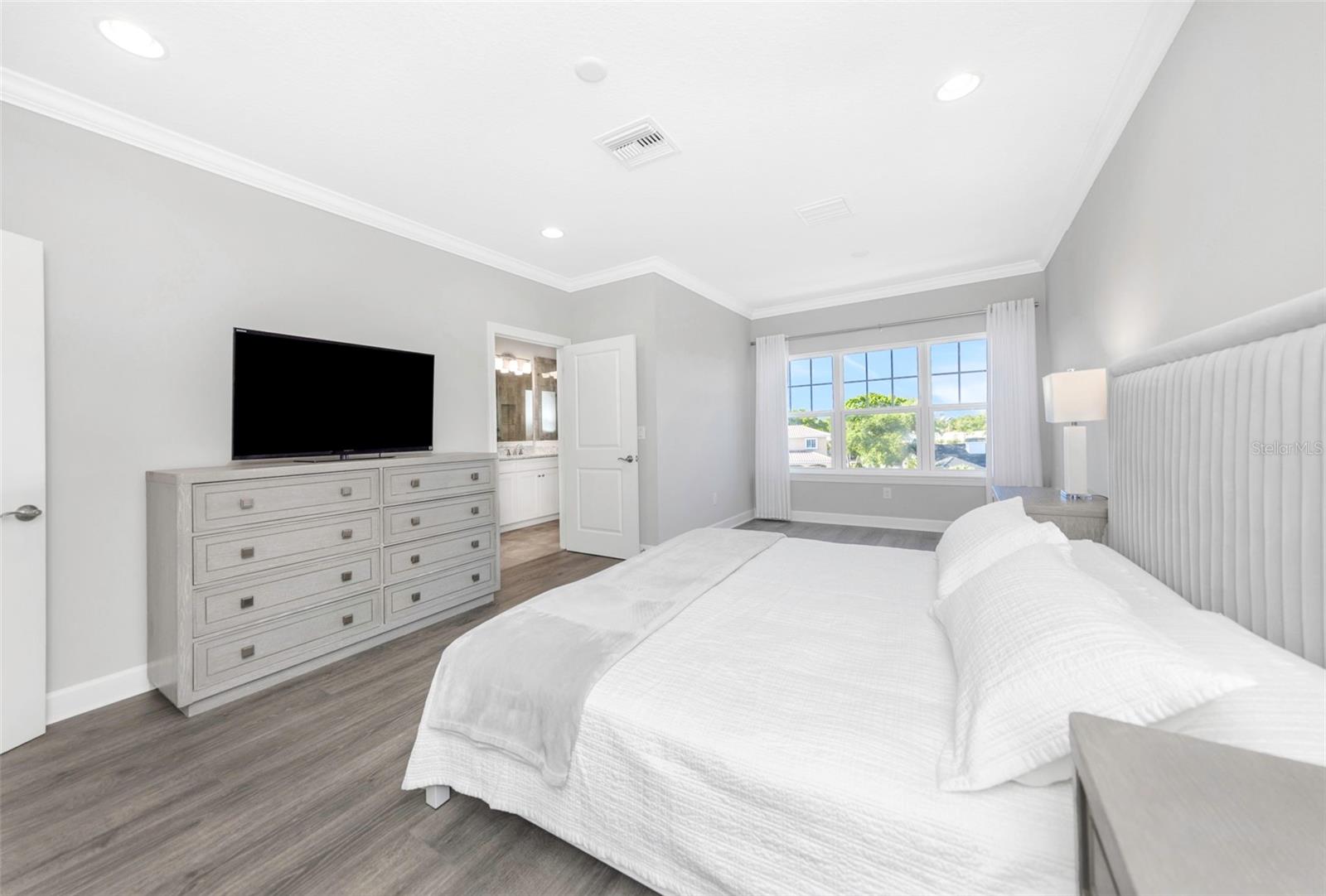 Image 25 of 47 For 4022 Rocky Shores Drive