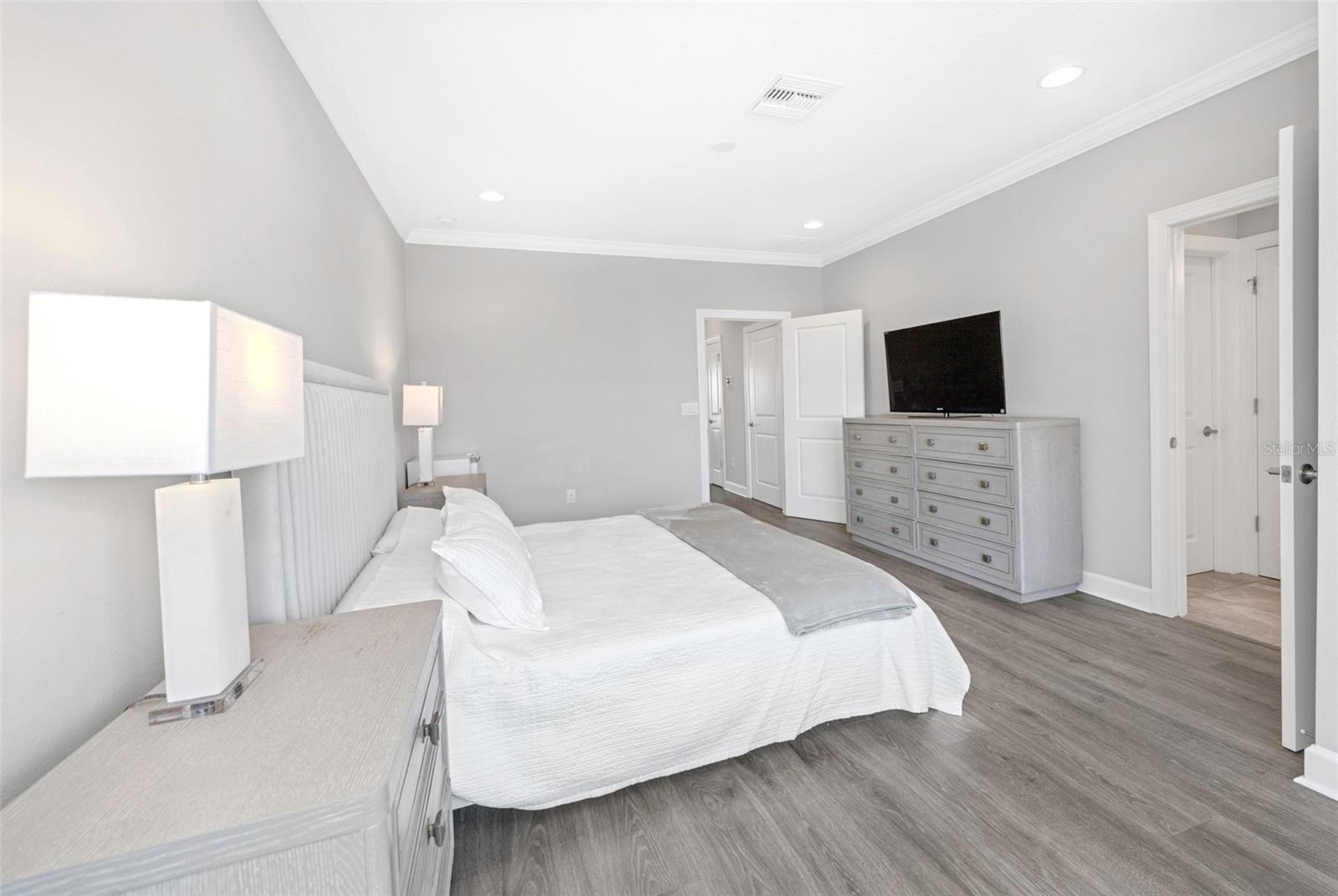 Image 27 of 47 For 4022 Rocky Shores Drive