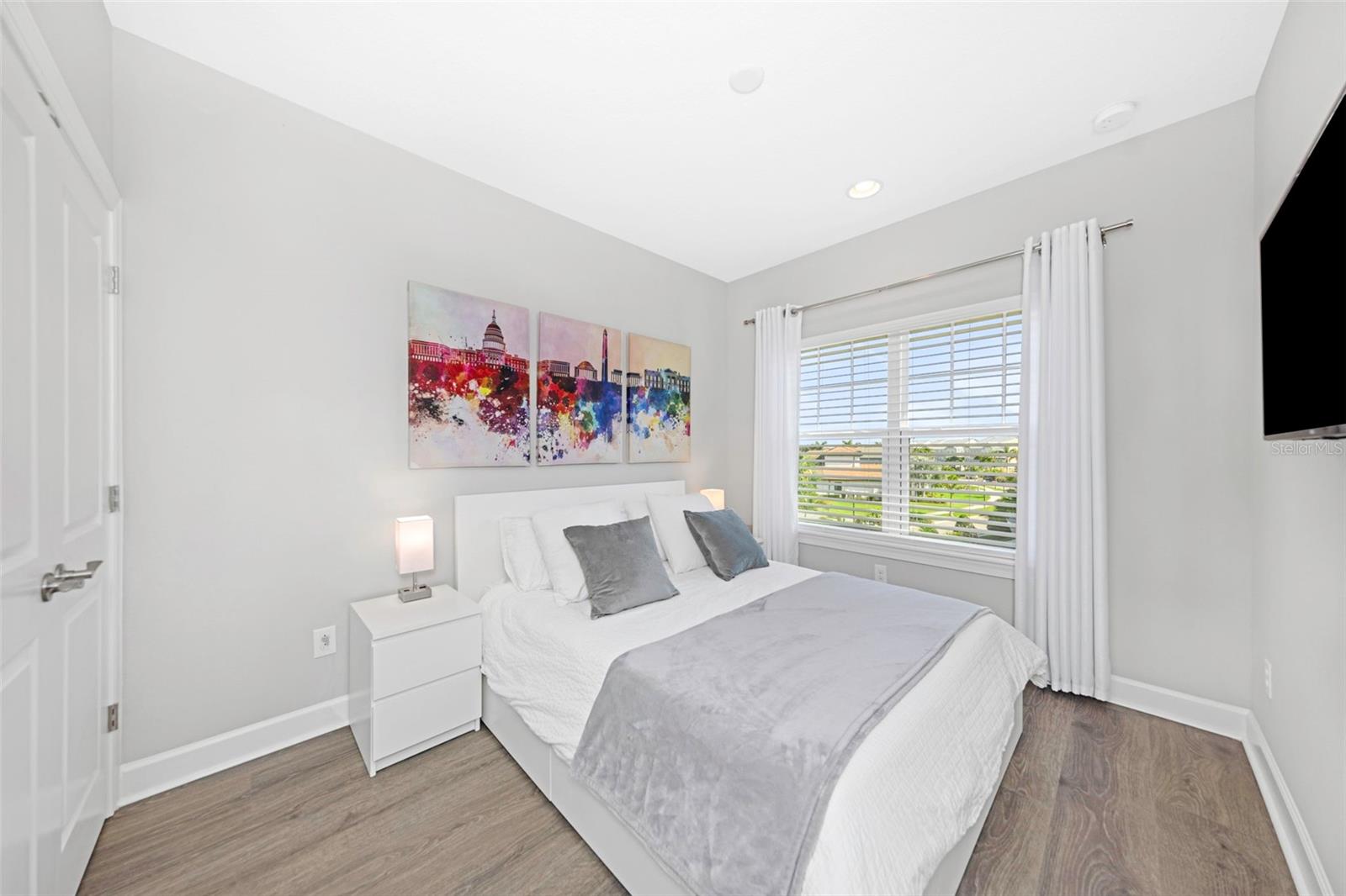 Image 32 of 47 For 4022 Rocky Shores Drive