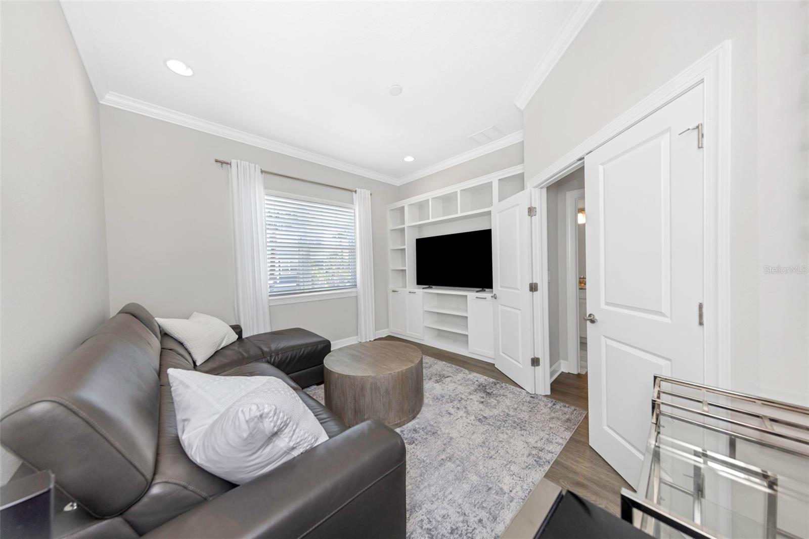 Image 34 of 47 For 4022 Rocky Shores Drive