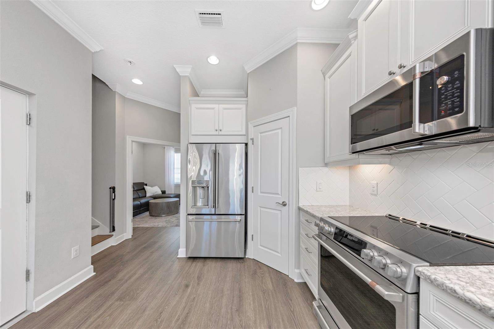 Image 7 of 47 For 4022 Rocky Shores Drive