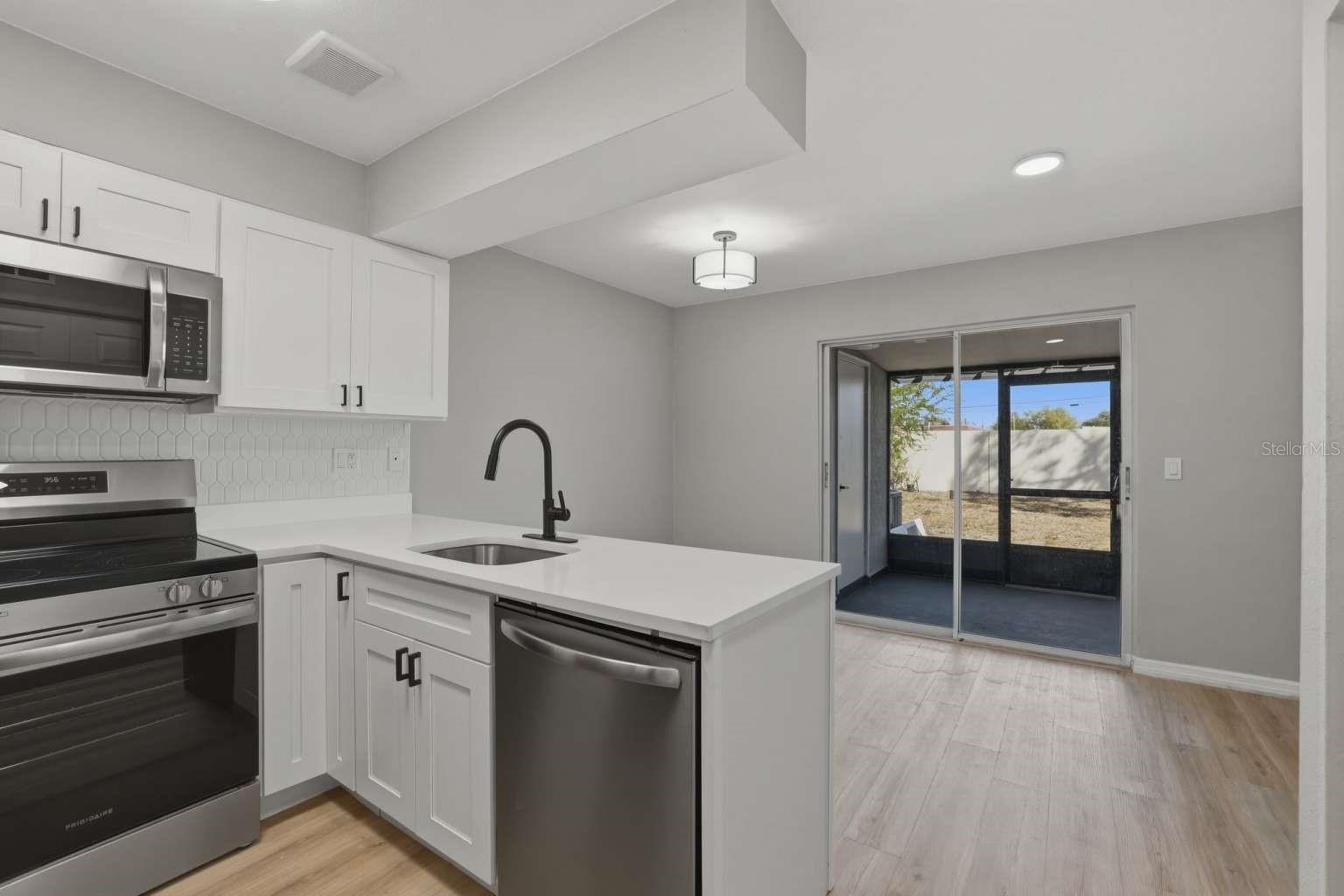 Image 7 of 27 For 6600 121st Avenue 3