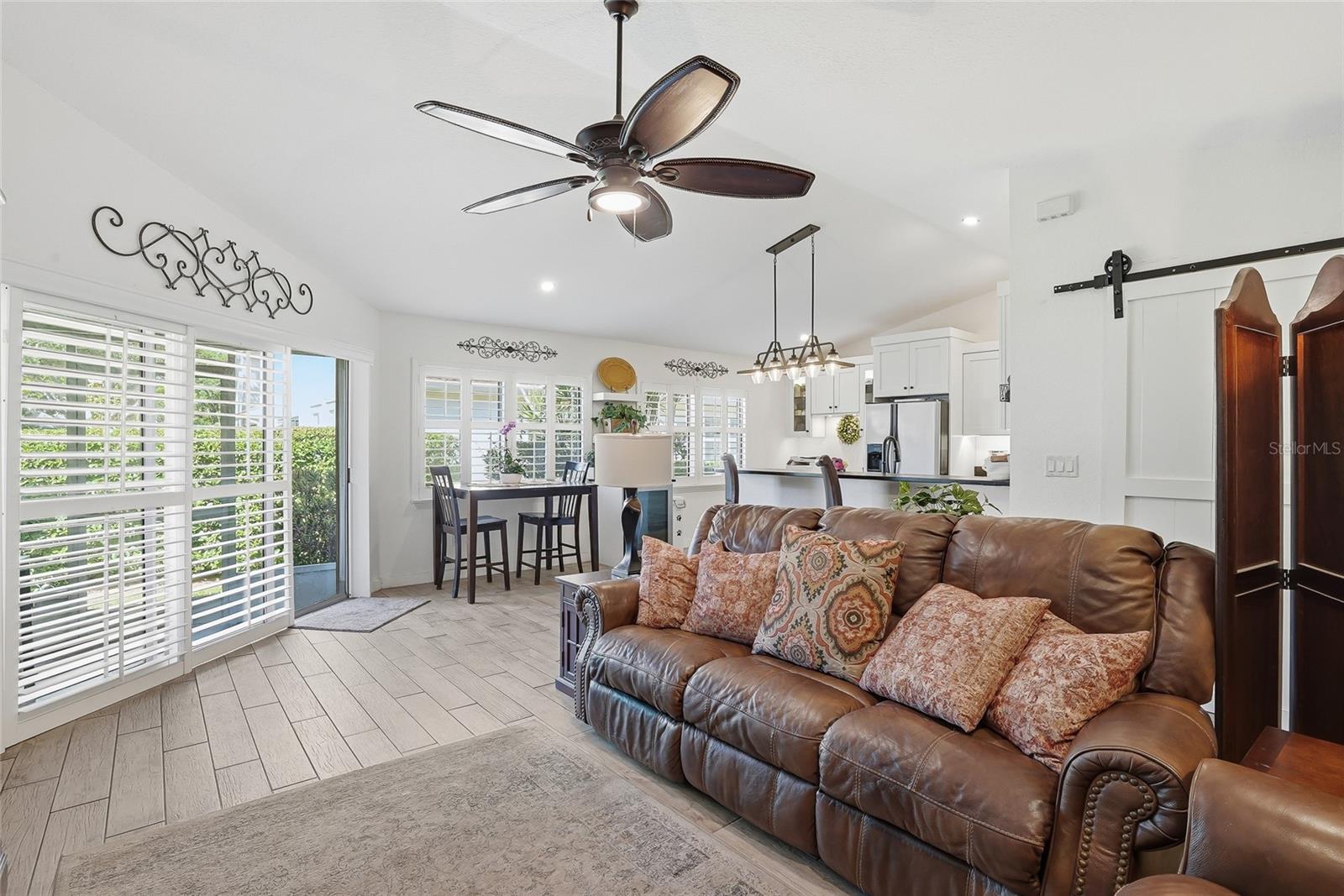 Image 17 of 35 For 554 Andorra Circle Ne