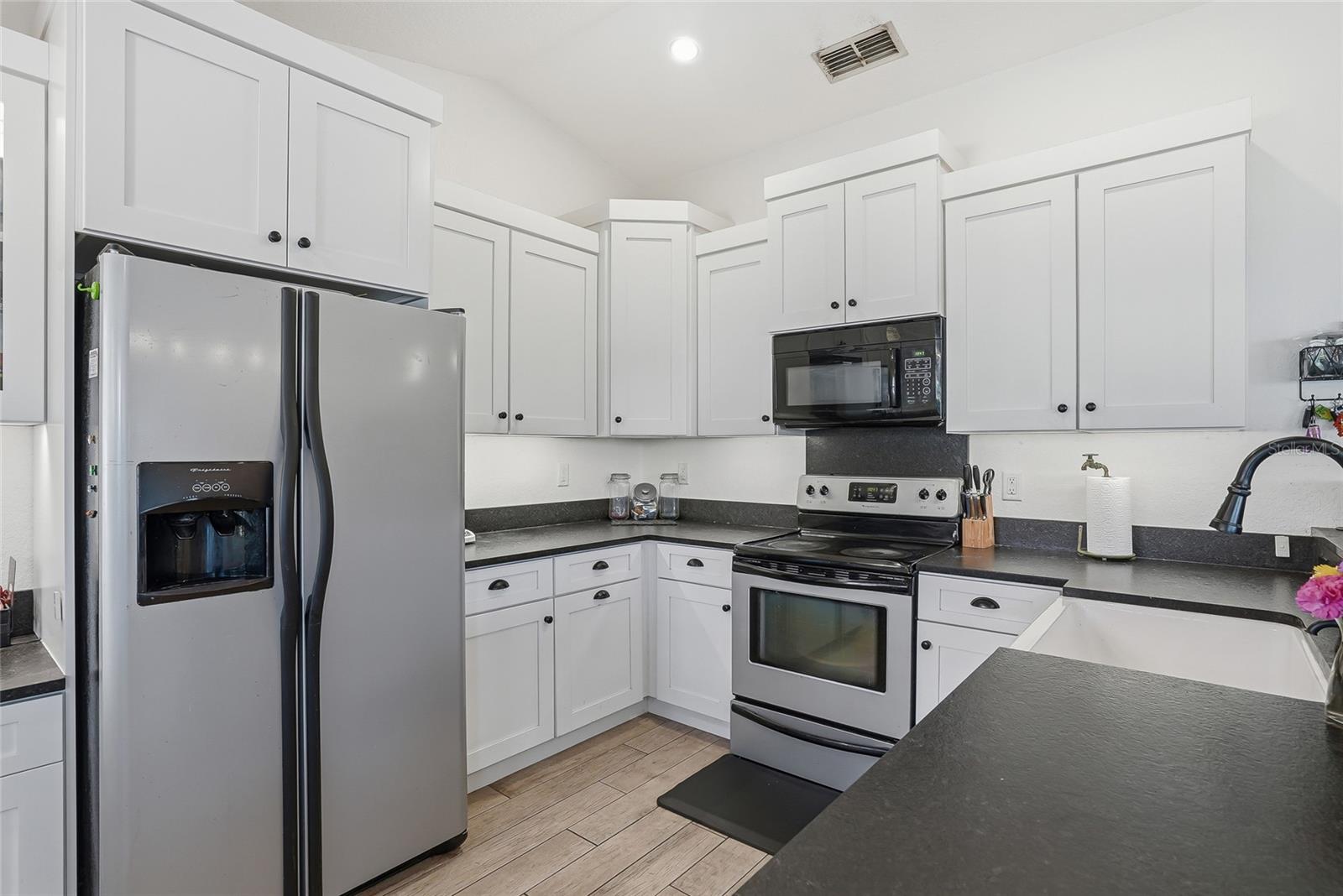 Image 18 of 35 For 554 Andorra Circle Ne