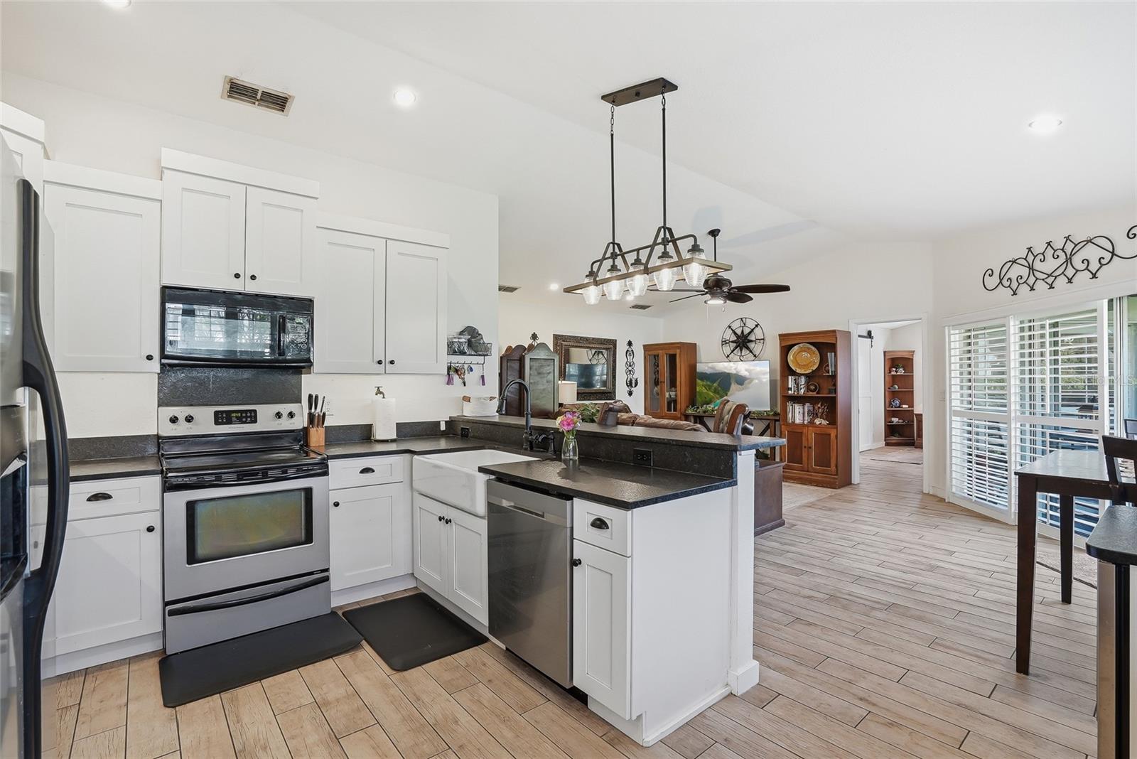 Image 3 of 35 For 554 Andorra Circle Ne