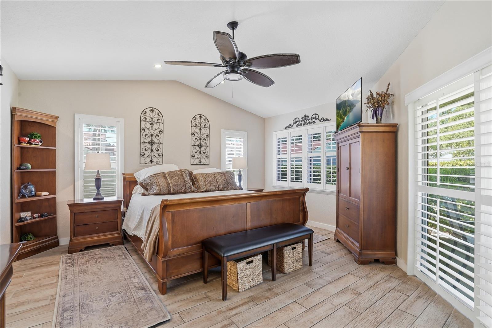 Image 9 of 35 For 554 Andorra Circle Ne