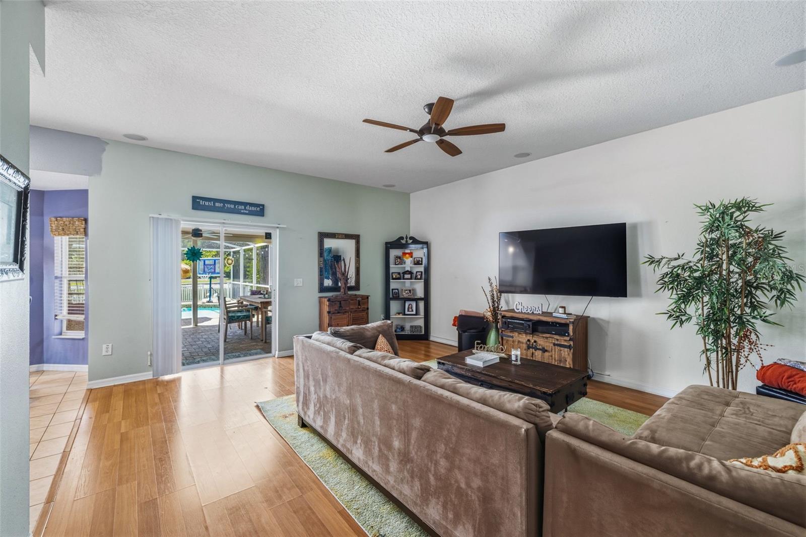 Image 11 of 38 For 18924 Fishermans Bend Drive