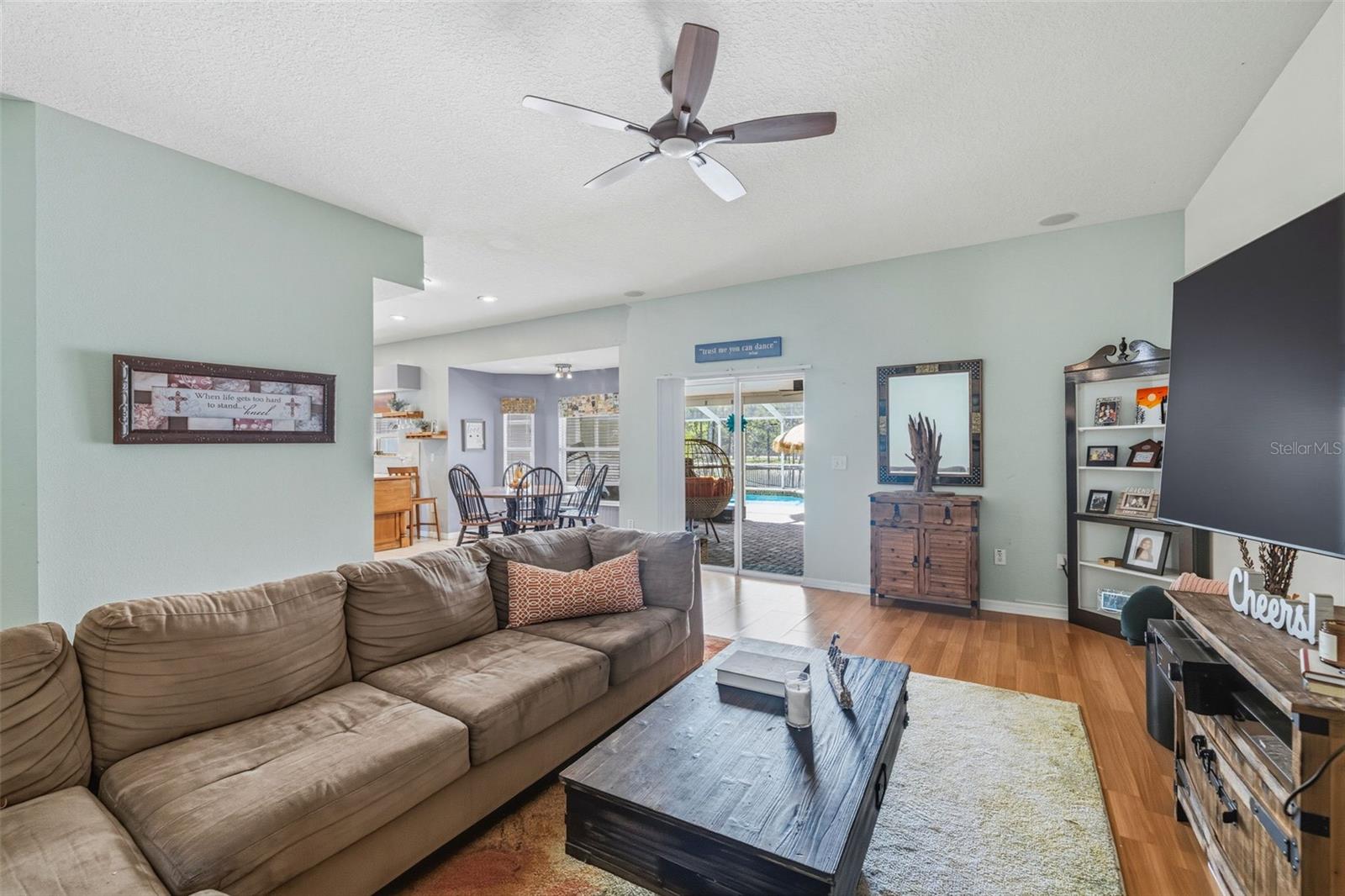 Image 12 of 38 For 18924 Fishermans Bend Drive