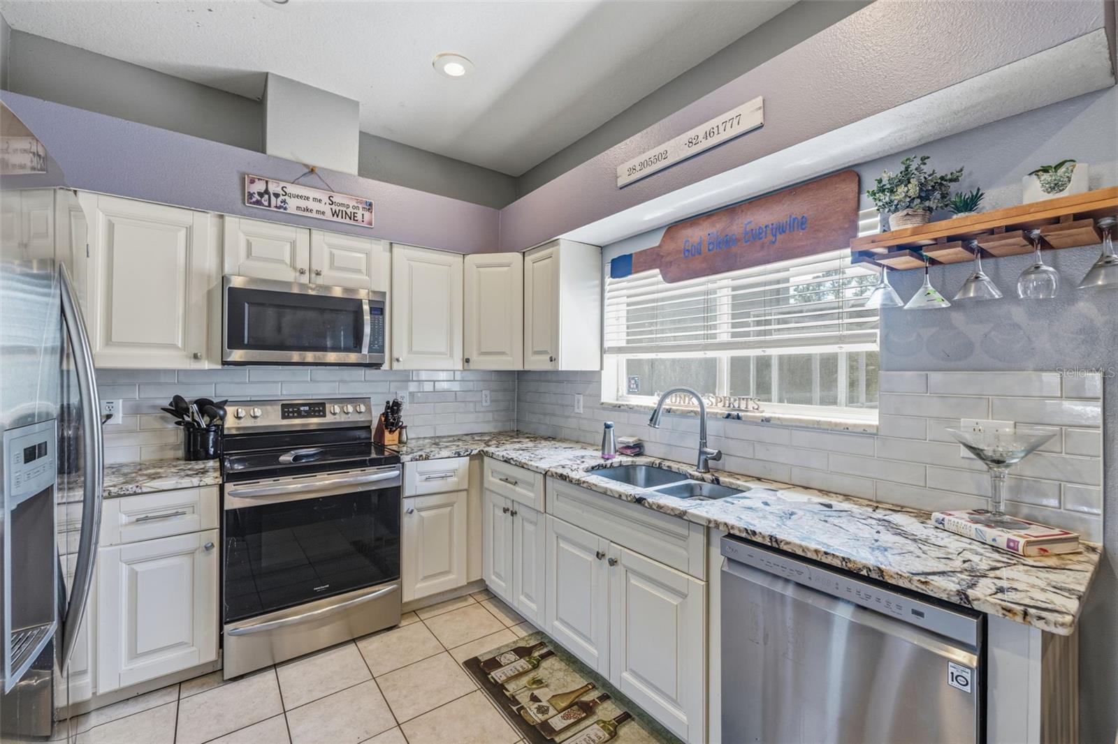 Image 14 of 38 For 18924 Fishermans Bend Drive