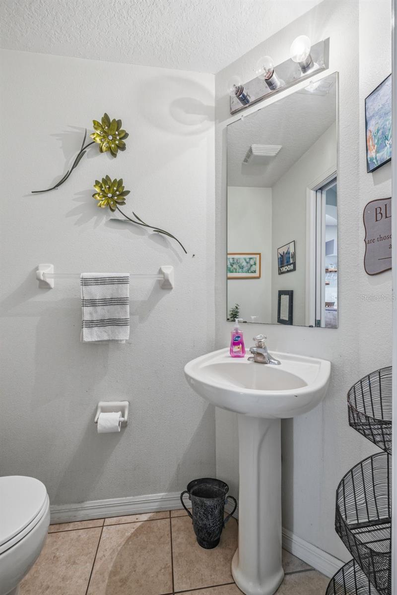 Image 18 of 38 For 18924 Fishermans Bend Drive