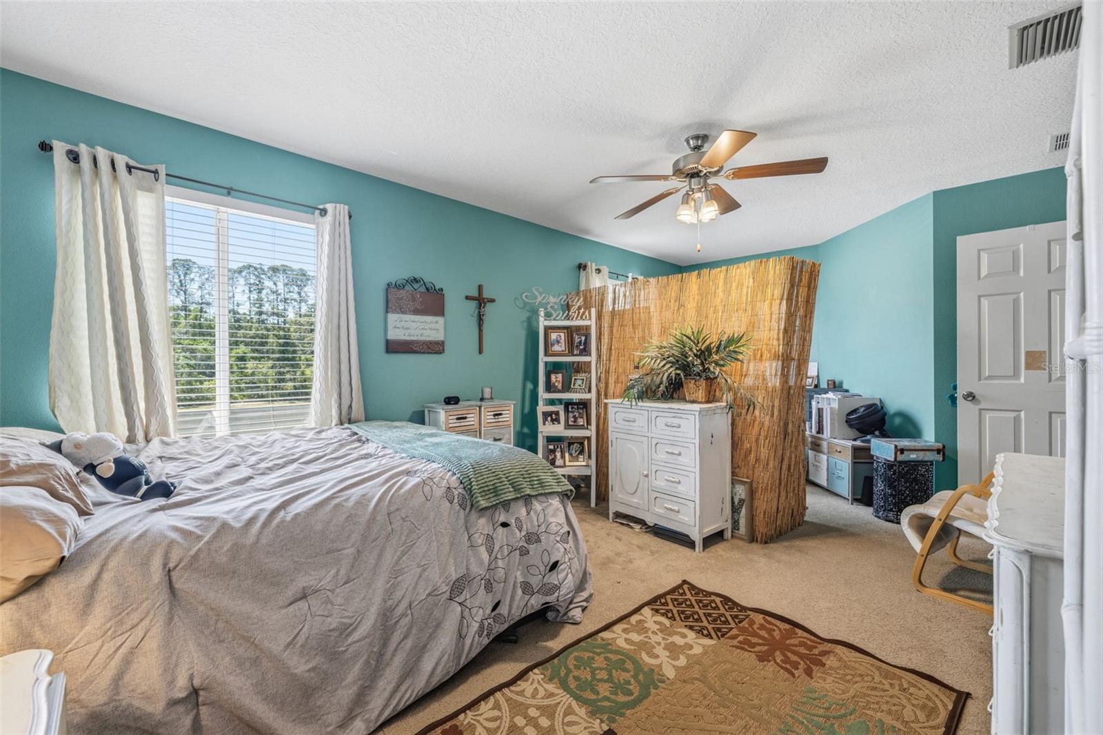 Image 20 of 38 For 18924 Fishermans Bend Drive