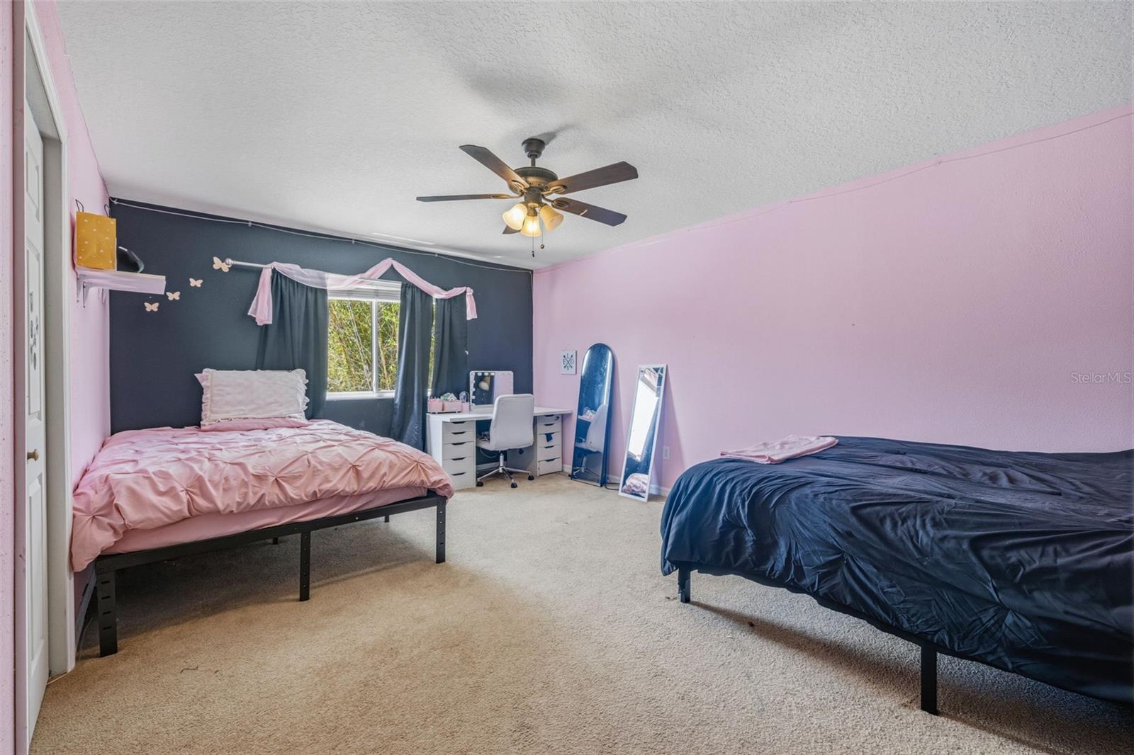 Image 22 of 38 For 18924 Fishermans Bend Drive