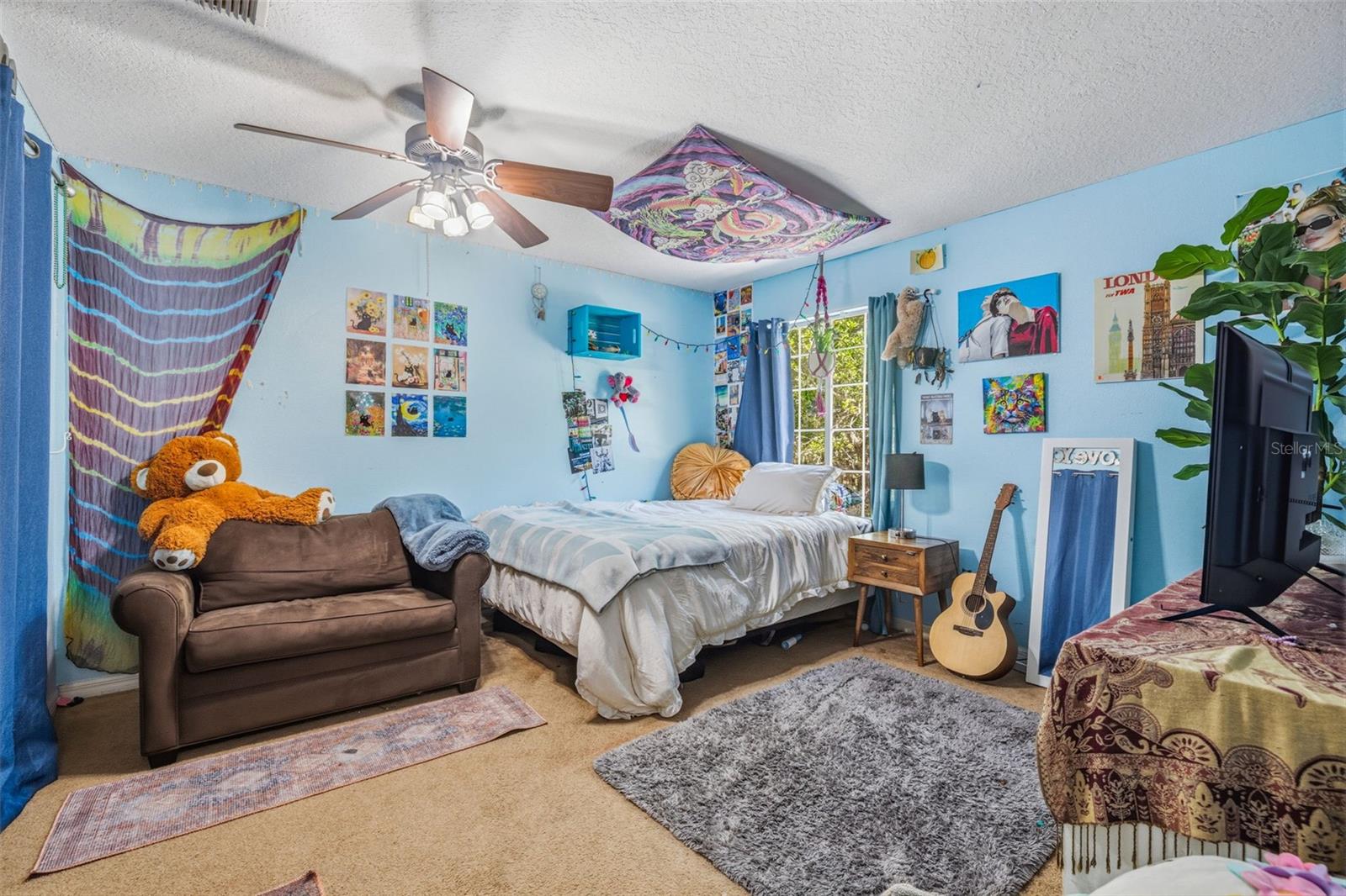 Image 23 of 38 For 18924 Fishermans Bend Drive