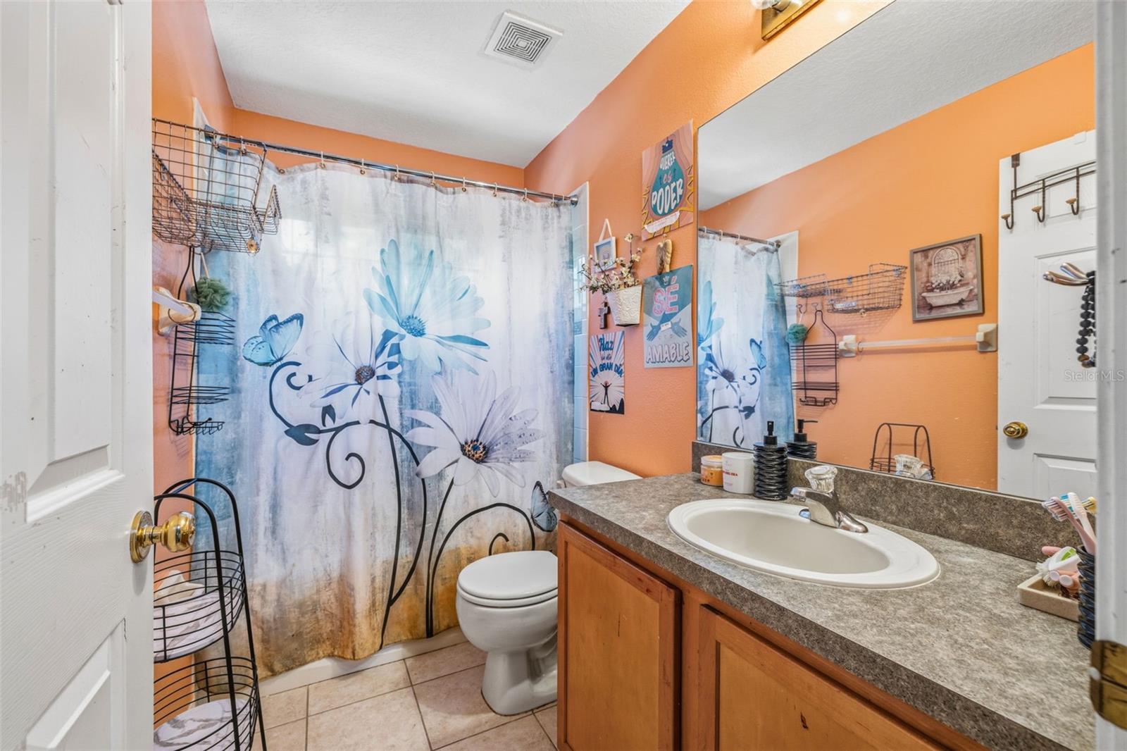 Image 24 of 38 For 18924 Fishermans Bend Drive