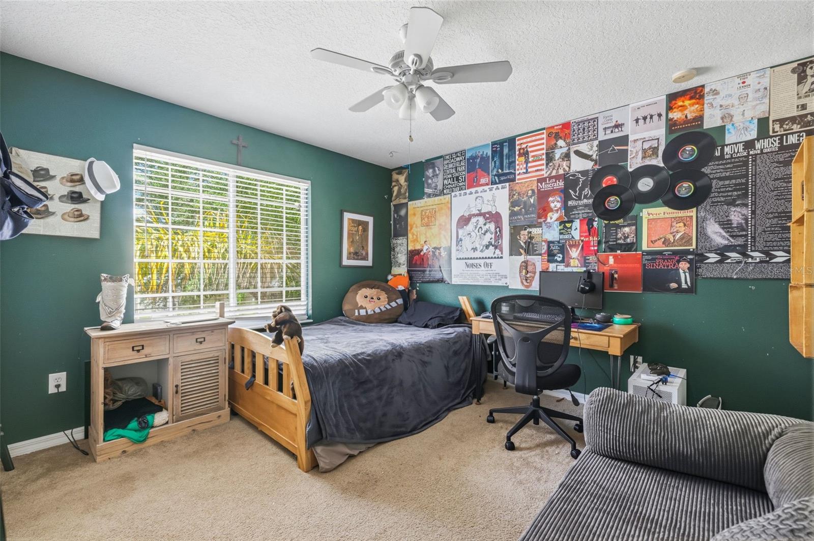 Image 25 of 38 For 18924 Fishermans Bend Drive