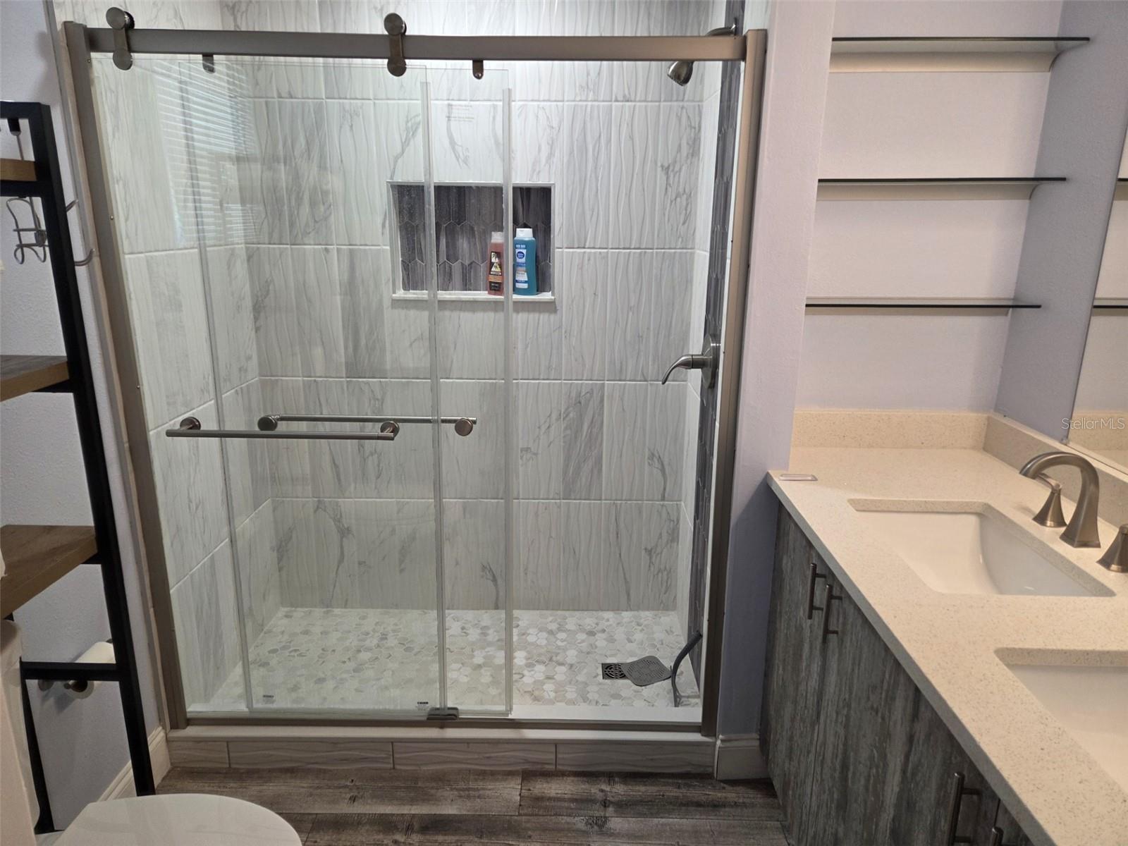 Image 11 of 44 For 5105 Tangerine Avenue S