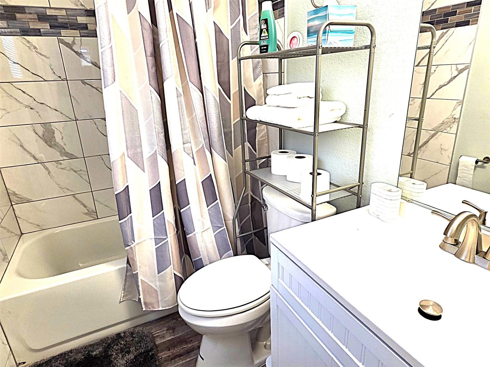 Image 18 of 44 For 5105 Tangerine Avenue S