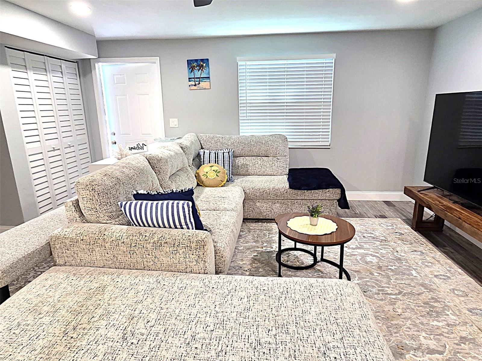 Image 3 of 44 For 5105 Tangerine Avenue S