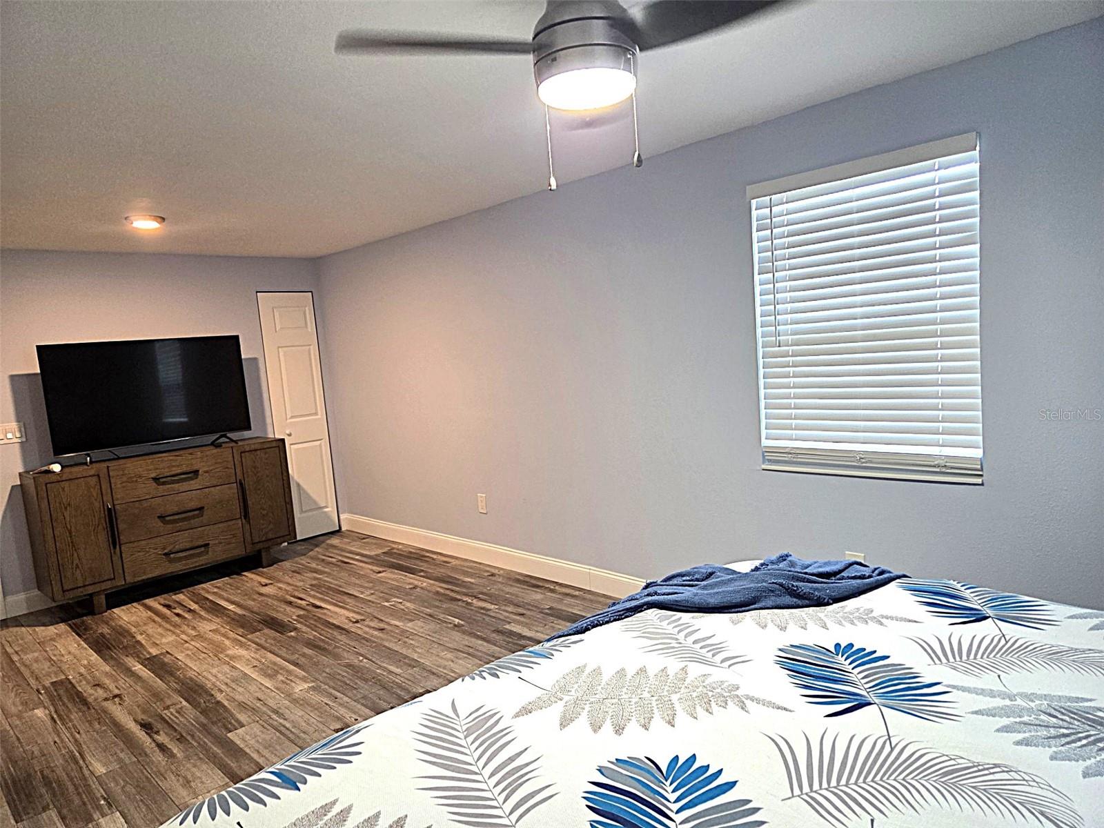 Image 9 of 44 For 5105 Tangerine Avenue S