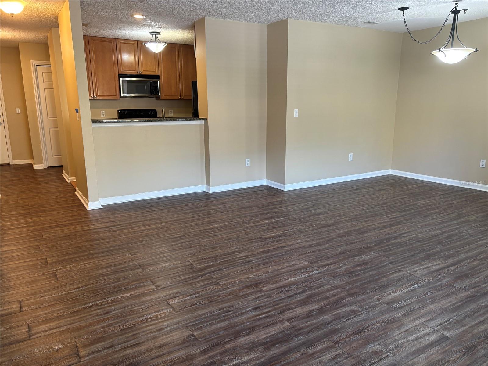 Image 6 of 26 For 11901 4th Street N 7107