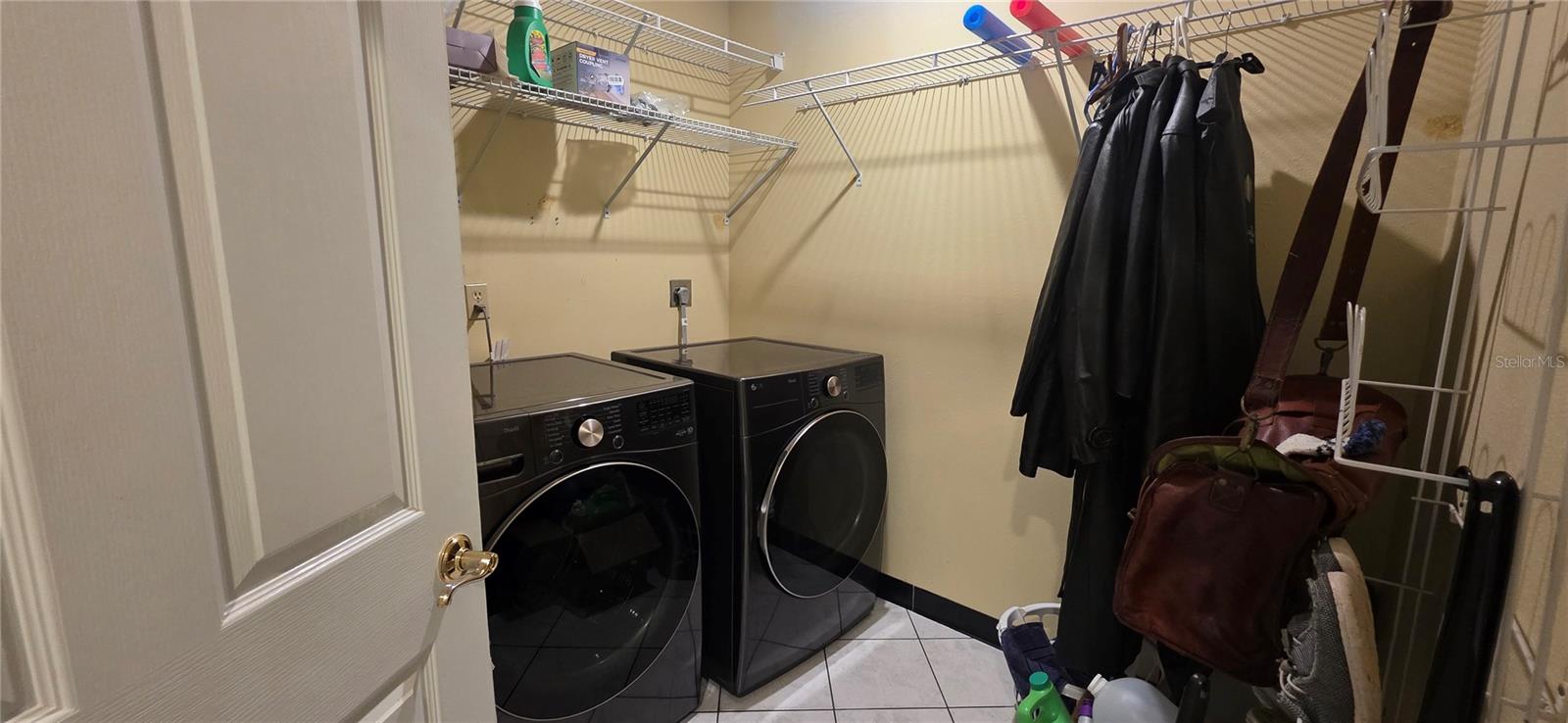 Image 28 of 47 For 10741 Pinto Drive