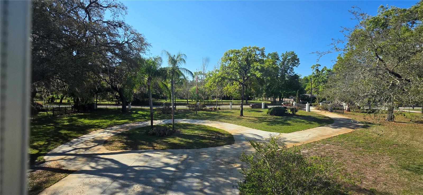 Image 41 of 47 For 10741 Pinto Drive