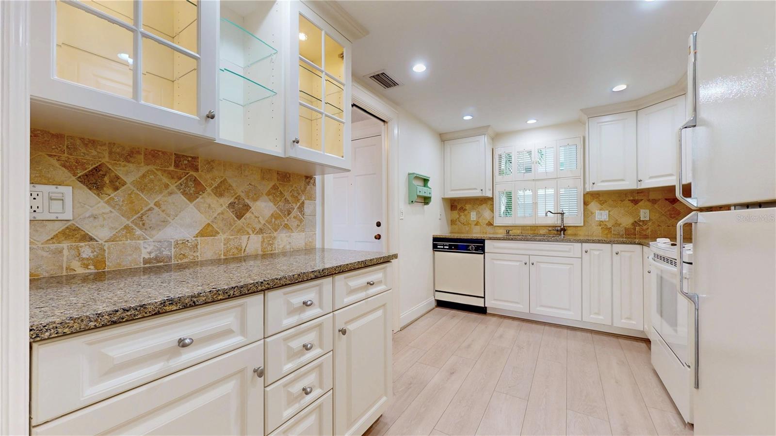 Image 22 of 51 For 4950 Gulf Boulevard 308
