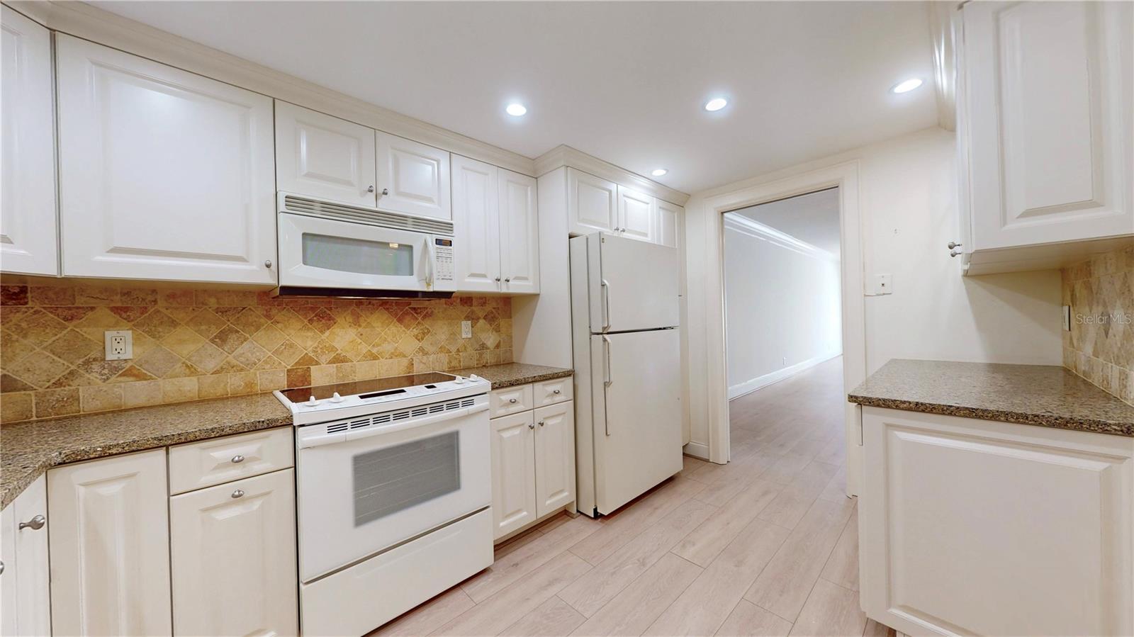 Image 23 of 51 For 4950 Gulf Boulevard 308