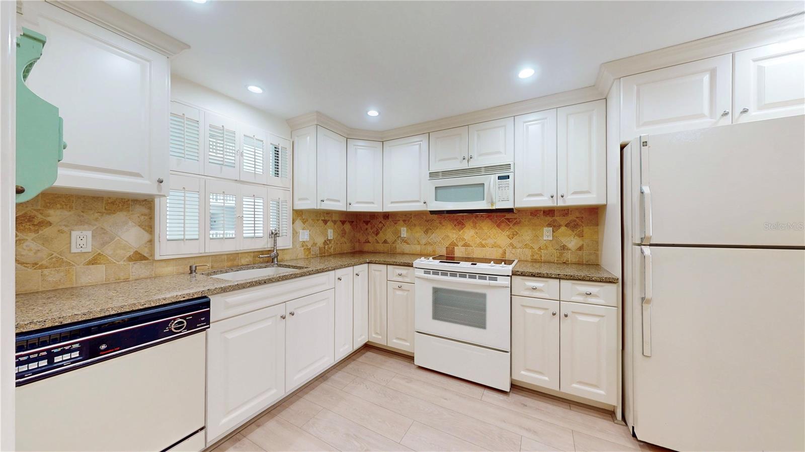 Image 24 of 51 For 4950 Gulf Boulevard 308