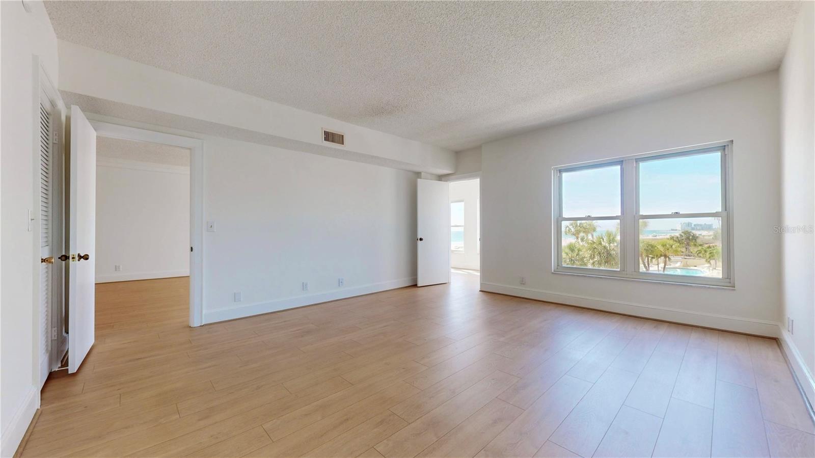 Image 35 of 51 For 4950 Gulf Boulevard 308